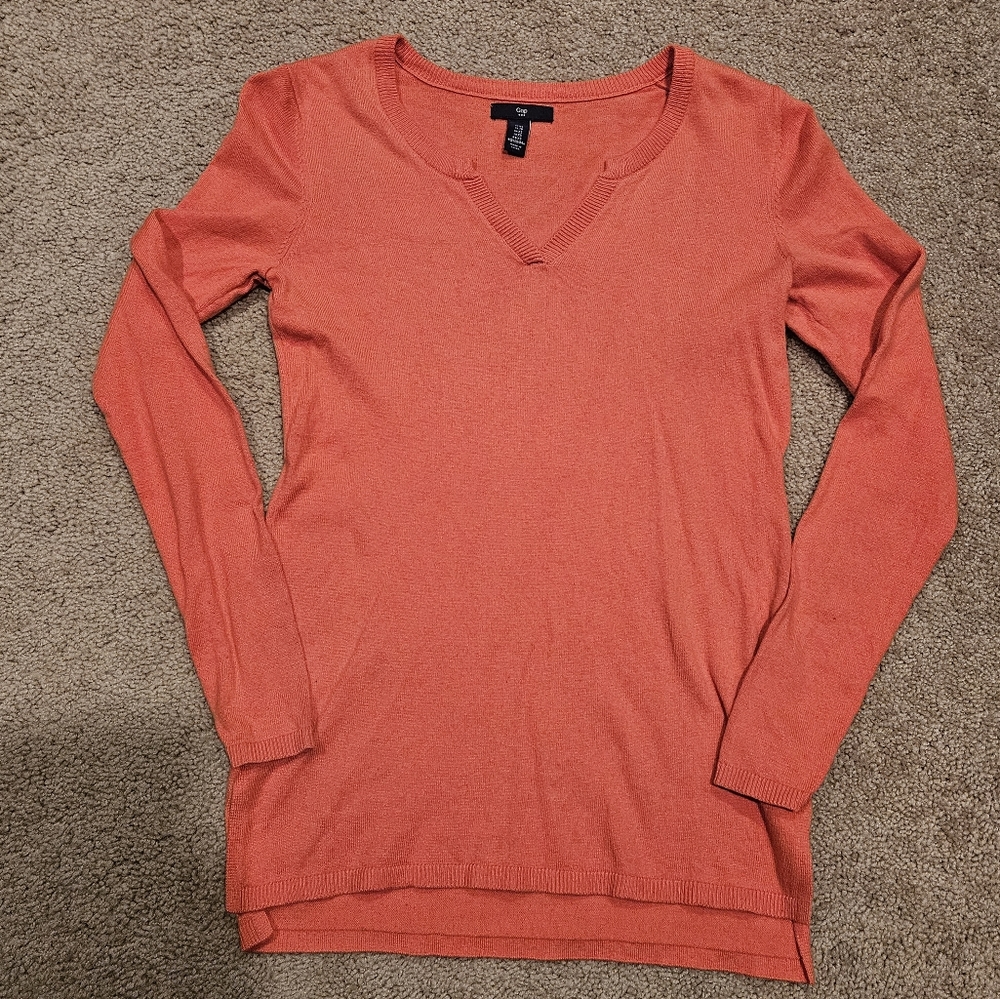 Gap Womens coral v- neck sweater